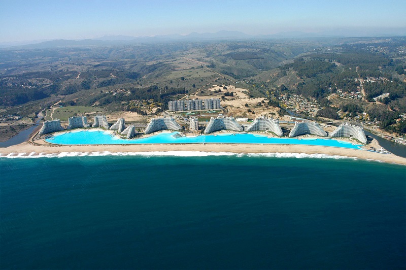 5 Facts To Know Before Swimming In The World’s Largest Pool lapolo