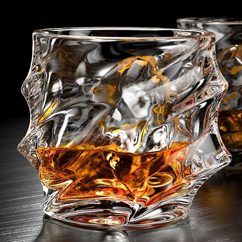 whiskey , Beginners guide to drinking scotch 
 ,best whiskey in the world ,Chivas Royal Salute