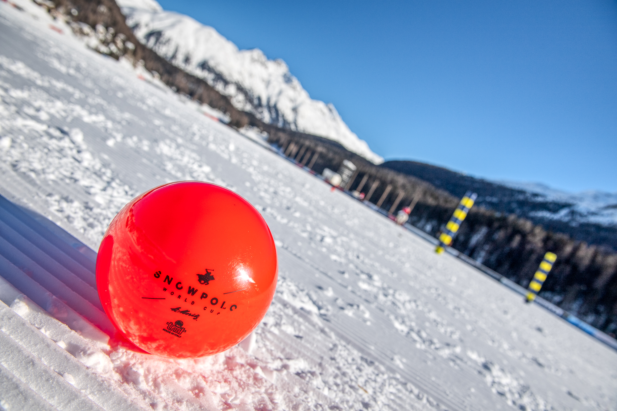 does-snow-polo-has-a-different-ball-snow-polo-ball-lapolo