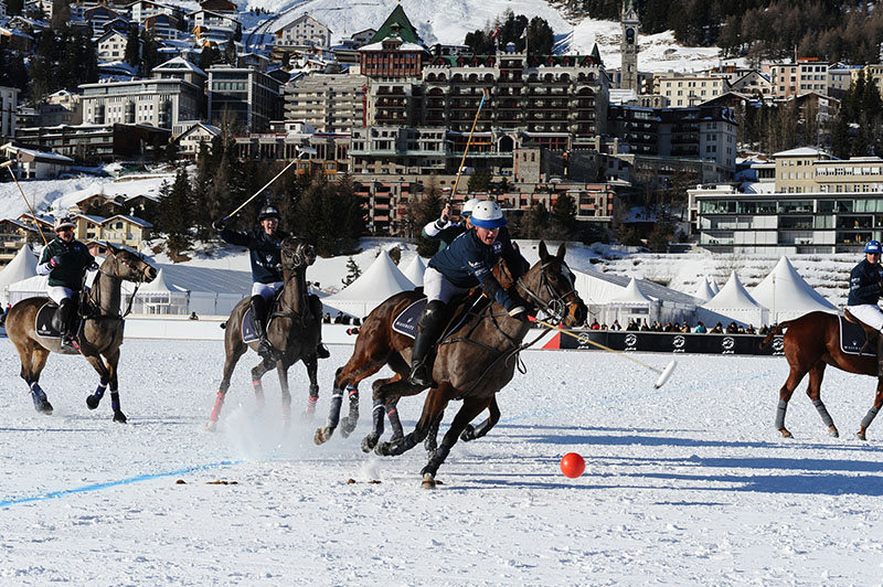 Fierce Battles On The Opening Day Of World Cup St. Moritz
