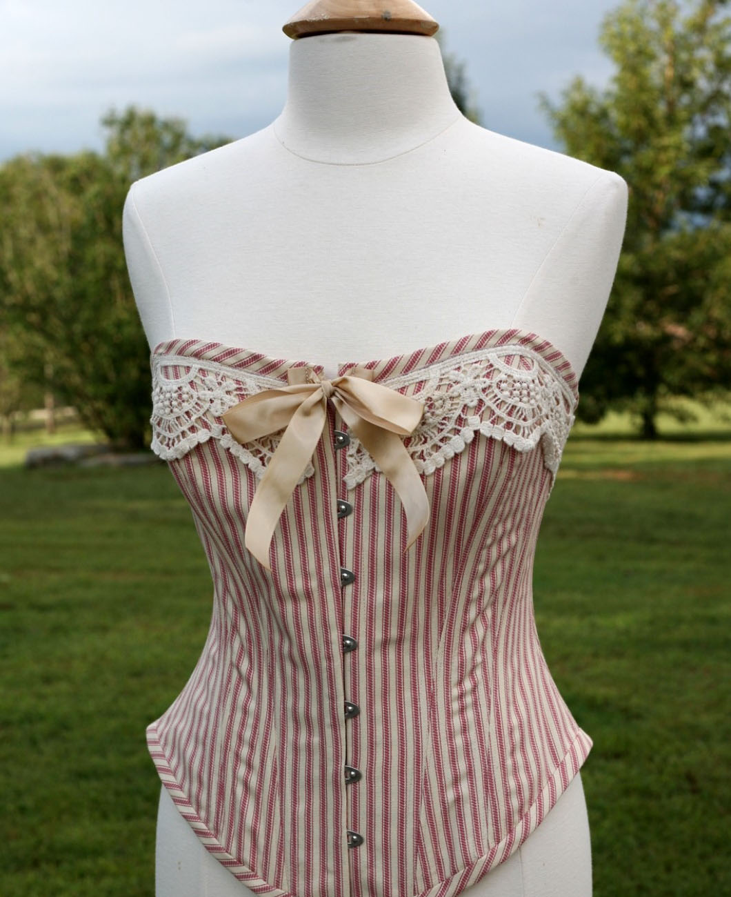 victorian-corset-history-vintage-la-polo-lapolo-camisole-chemise-trends-fashion-wai_EU2XDdG